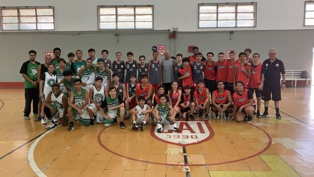Clube Atlético JuventusEscola de Basquete - NBA Basketball School